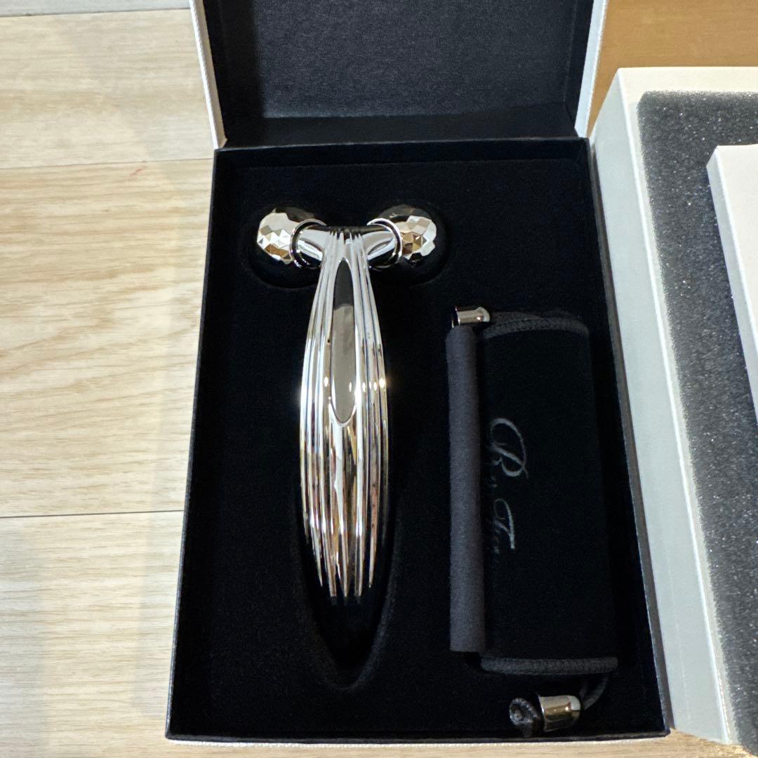 ReFa 美顔ローラー シルバー 収納ポーチ付き