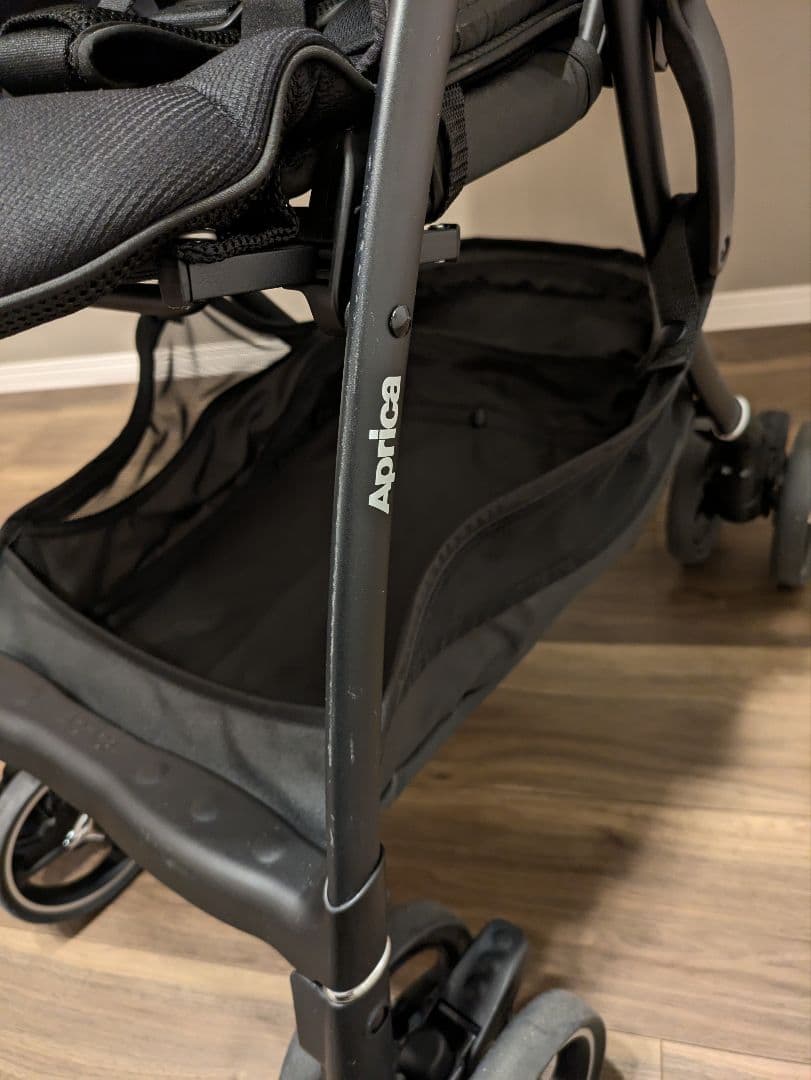 【美品】Aprica ラクーナ クッションフリー ブラック AB型