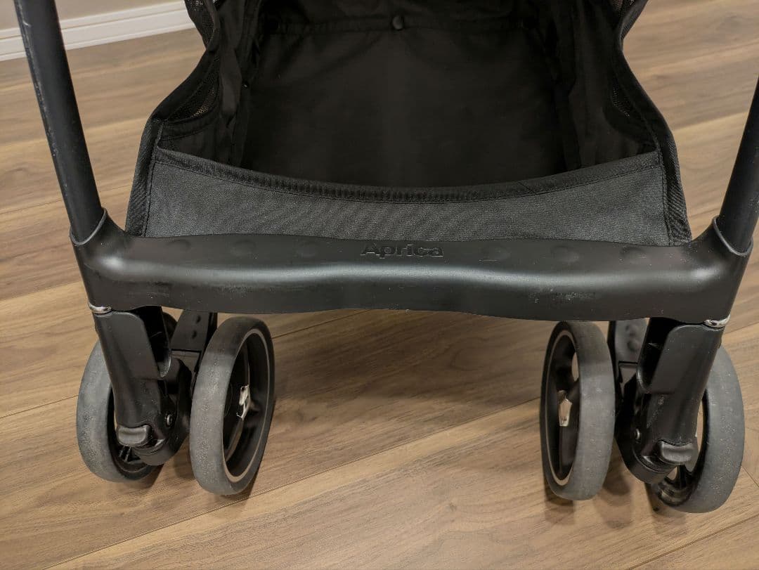 【美品】Aprica ラクーナ クッションフリー ブラック AB型