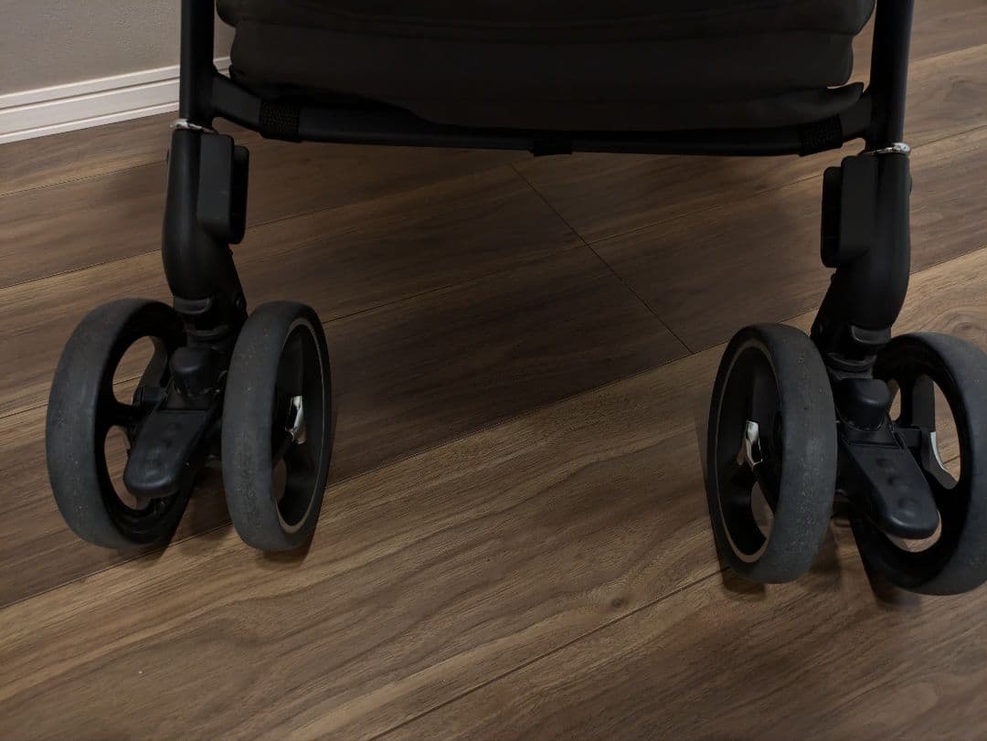 【美品】Aprica ラクーナ クッションフリー ブラック AB型