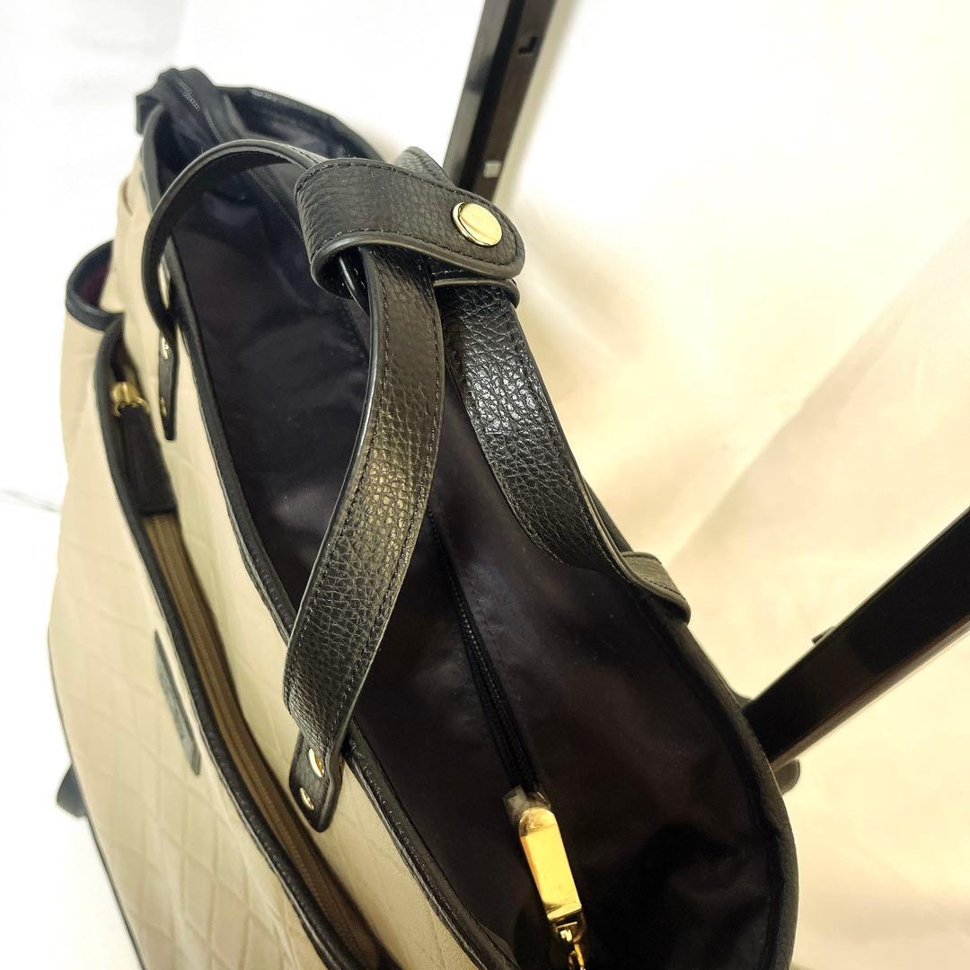 美品　SWANY　スワニー　キャリーバッグ　キルティング　ダイヤキルト　レザー調