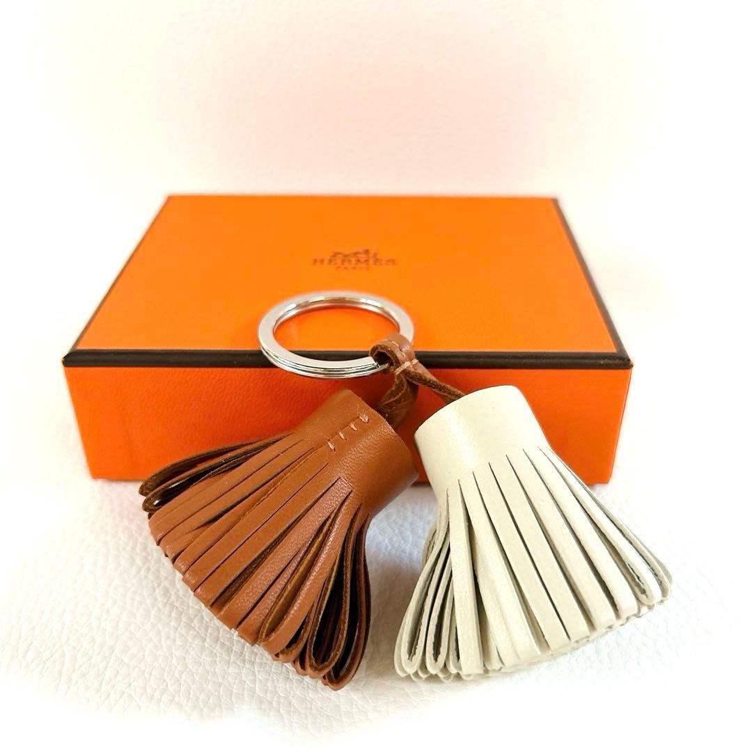 【未使用品】エルメス ウノドス カルメン チャーム キーリング