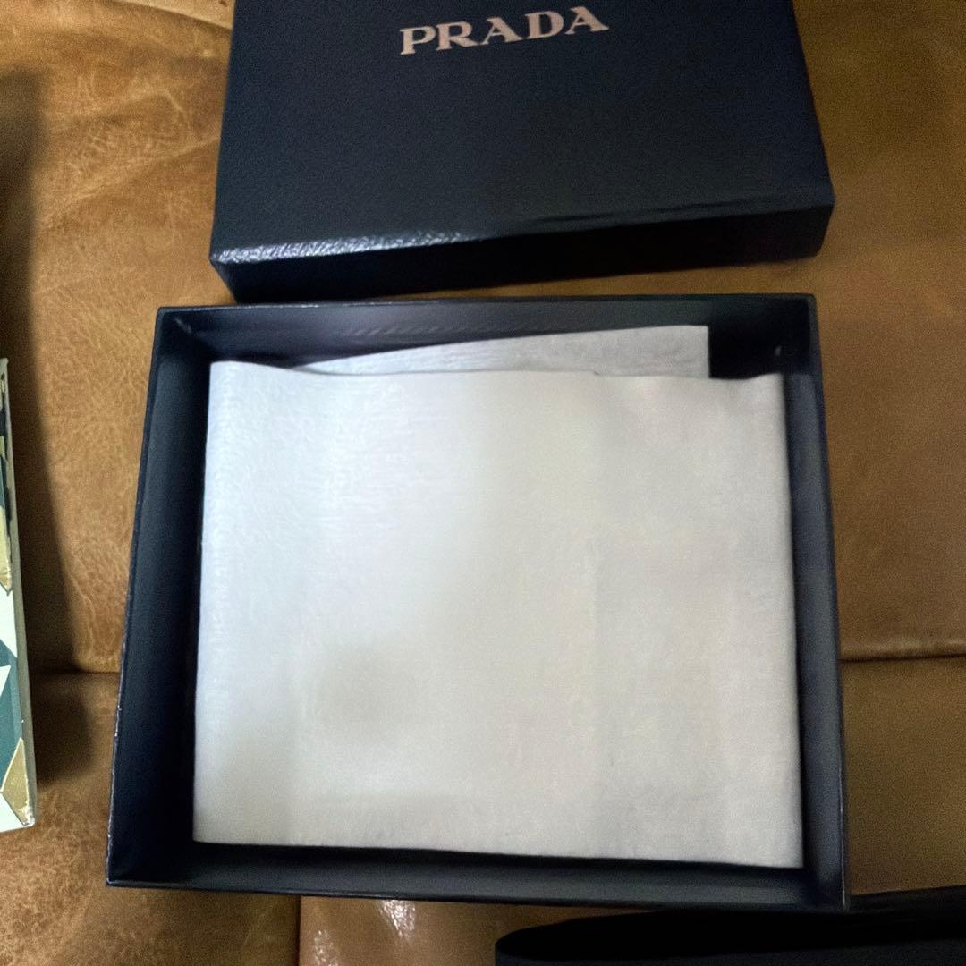 PRADA プラダ　スカル　二つ折り財布　ブラック　美品