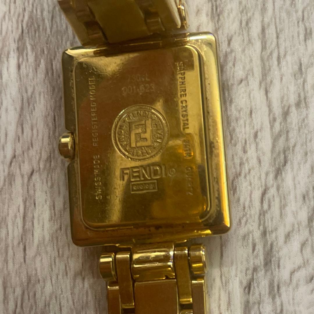 FENDI ゴールド アナログクォーツ腕時計
