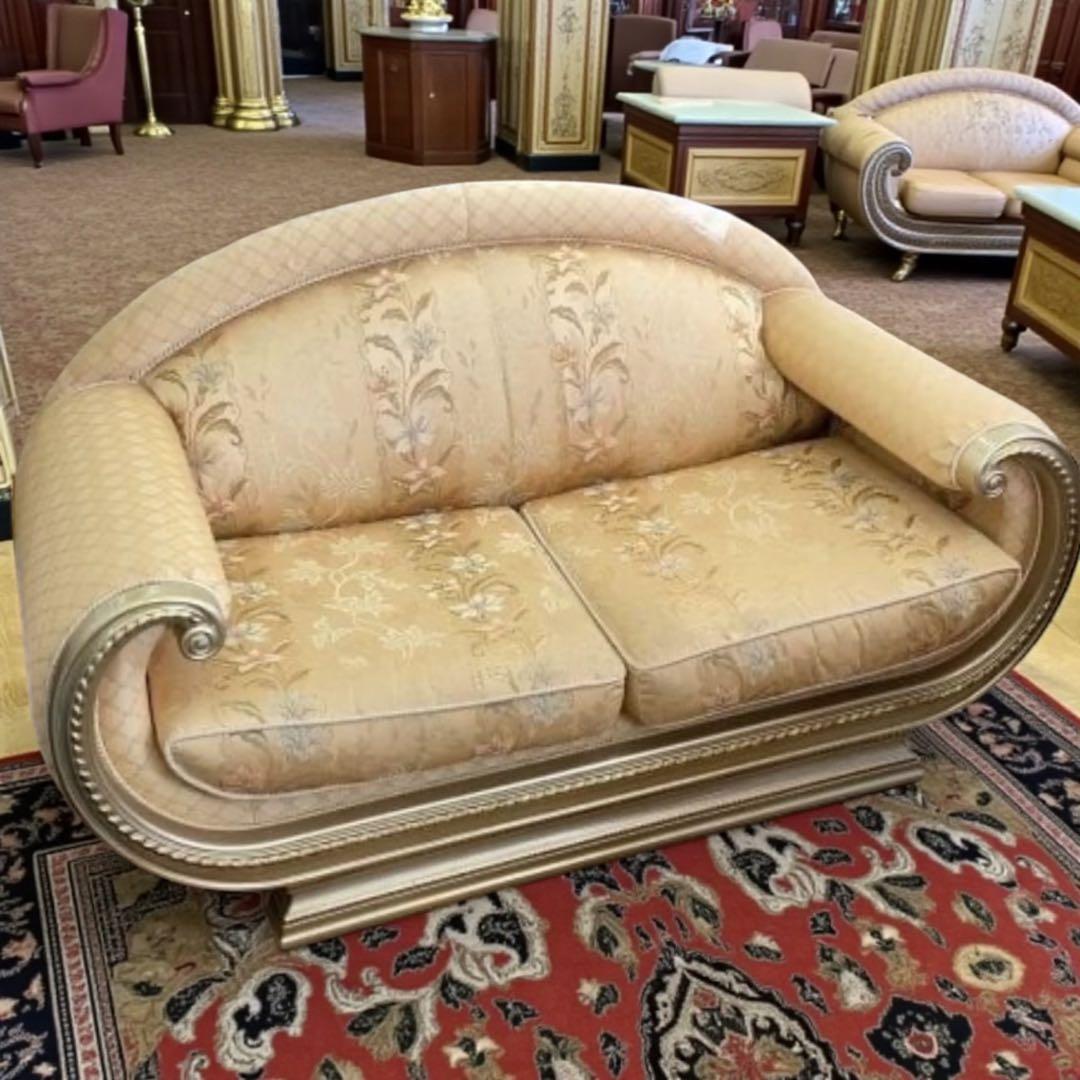 【豪華絢爛】【高級】2人掛けソファ　ファブリック ヨーロッパ　欧風　ラウンジ