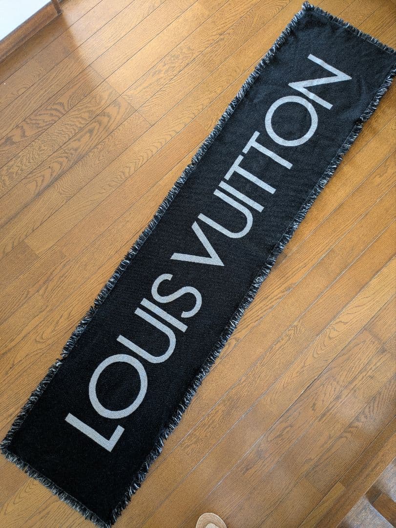 LOUIS VUITTON ロゴマフラー