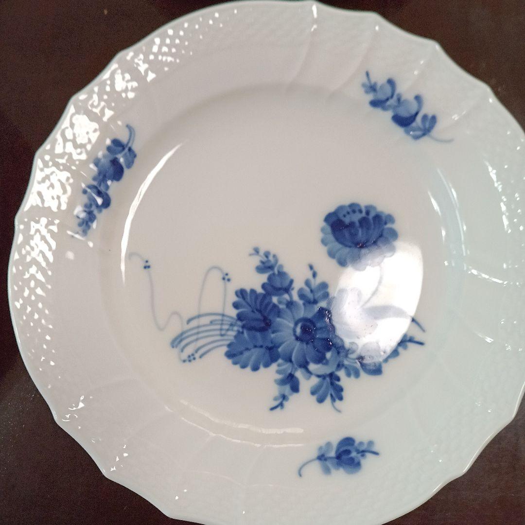 1970購入なのでレアで結構美品。ロイヤルコペンハーゲン 青い花柄皿 4枚セット