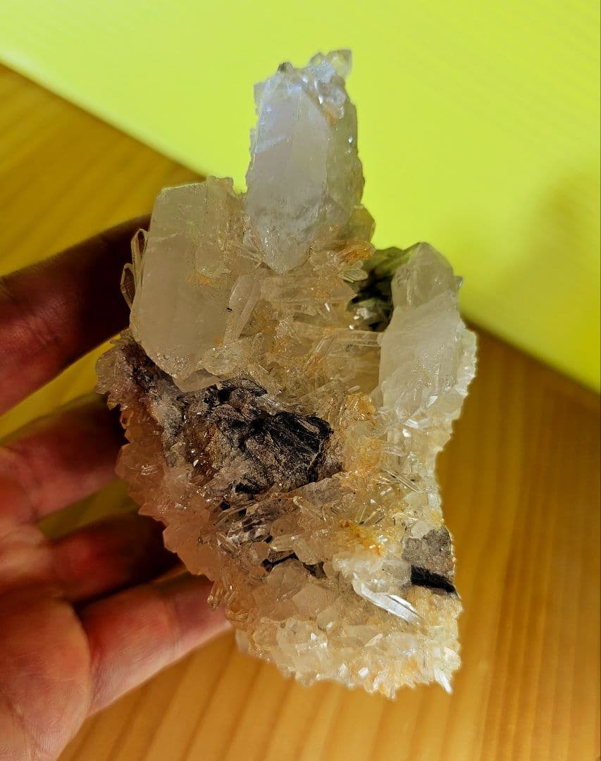 龍神様が宿った‼️宮崎産 水晶クラスター