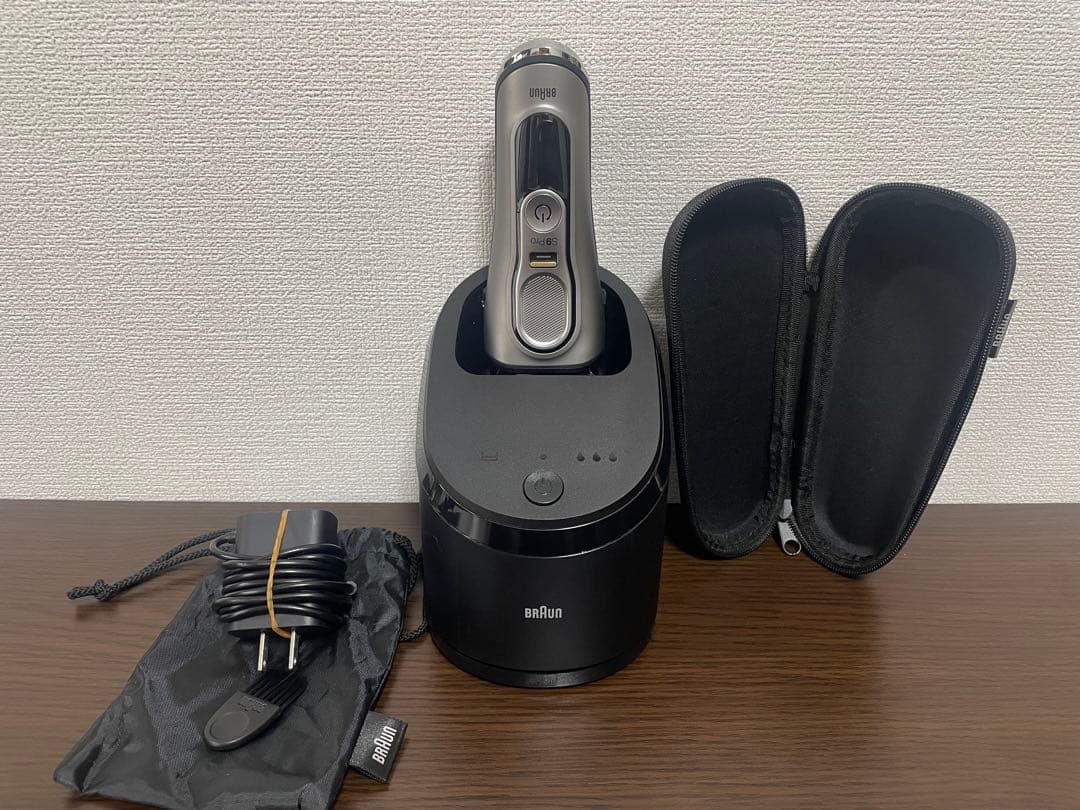 Braun シリーズ 9 Pro メンズシェーバー　洗浄機・ケース付き