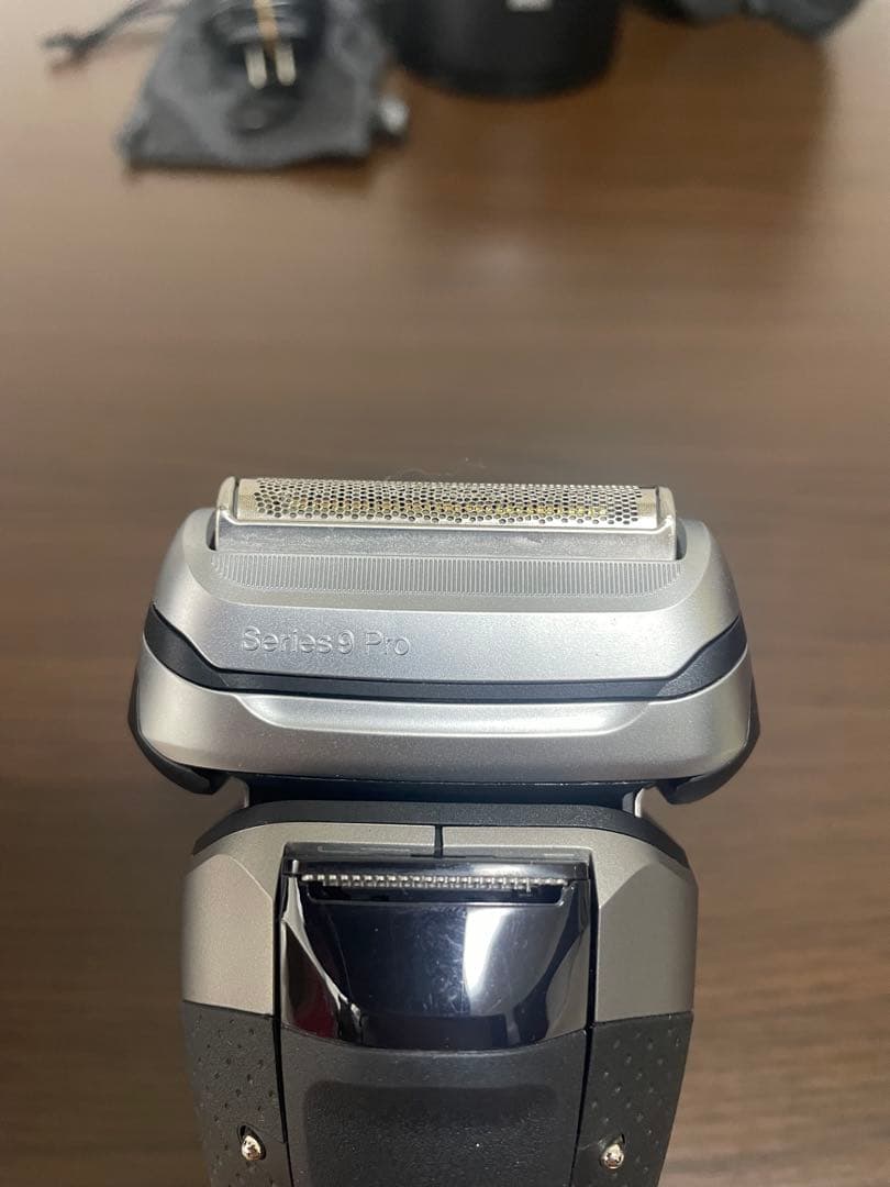Braun シリーズ 9 Pro メンズシェーバー　洗浄機・ケース付き