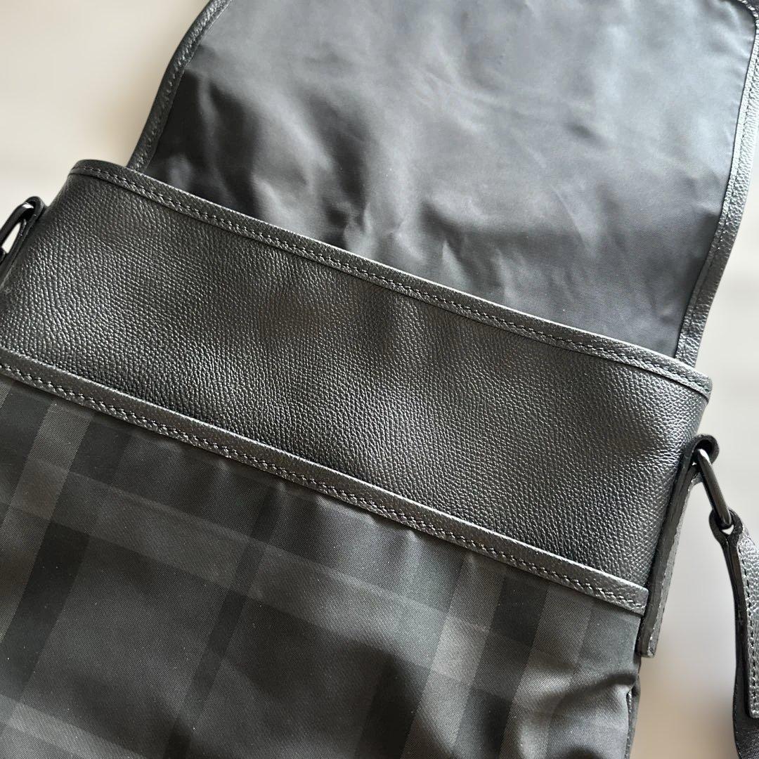 BURBERRYクロスボディメッセンジャー ショルダーバッグ ブラック