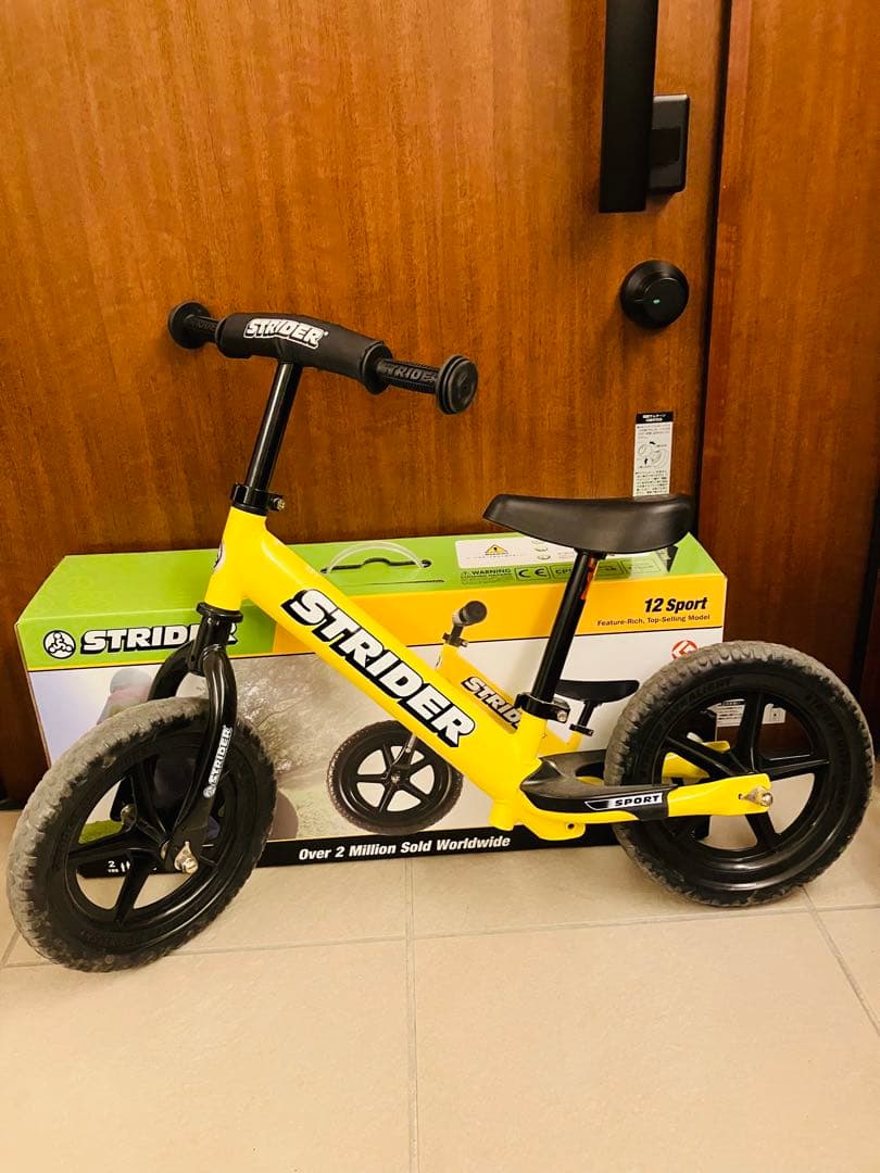 STRIDER バランスバイク イエロー 12インチ　箱付き