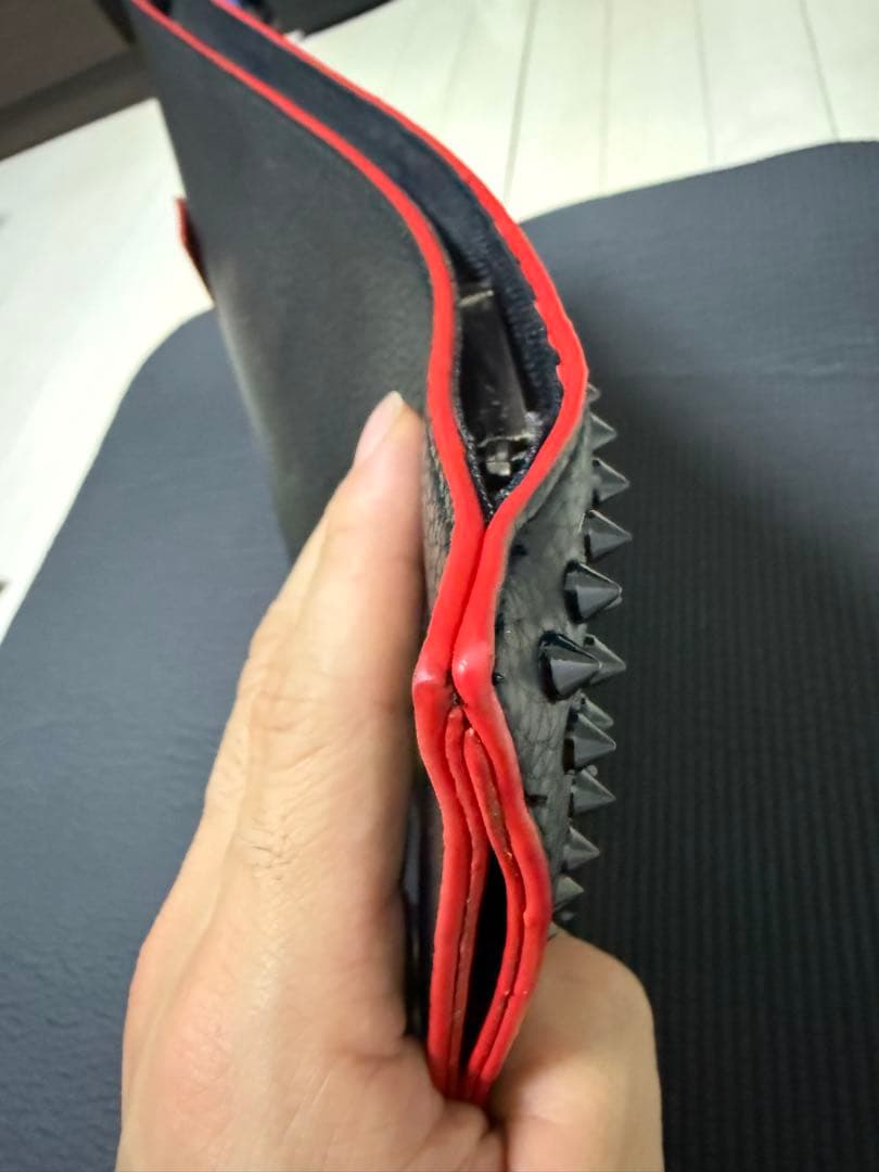 【美品】Christian Louboutinスタッズレザートートバッグ黒赤コバ