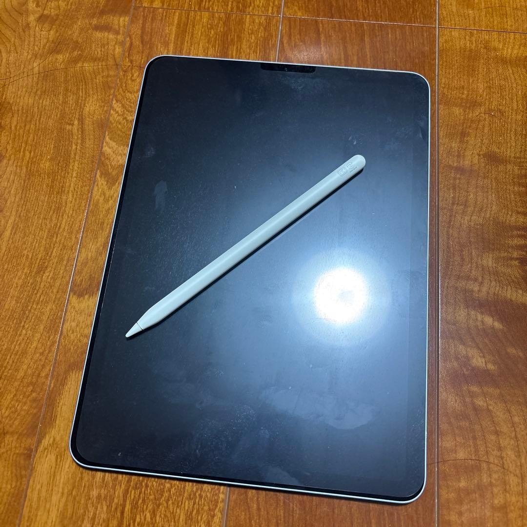 Apple iPad Air 4 256 シルバー 本体 + カバー付き