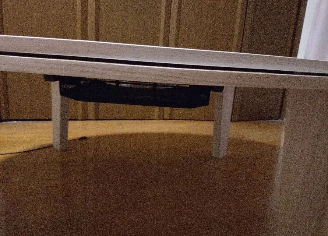 おしゃれな楕円のリビングこたつ