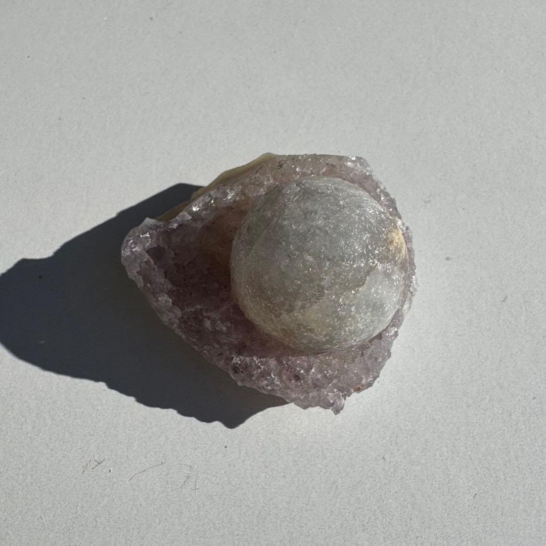 【レア】球状ブルーフローライト　アメシスト共生