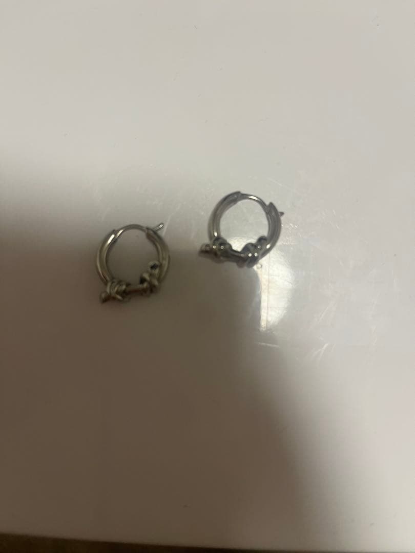 ディーゼル 有刺鉄線 ステンレススティール フープピアス FREE シルバー２つ