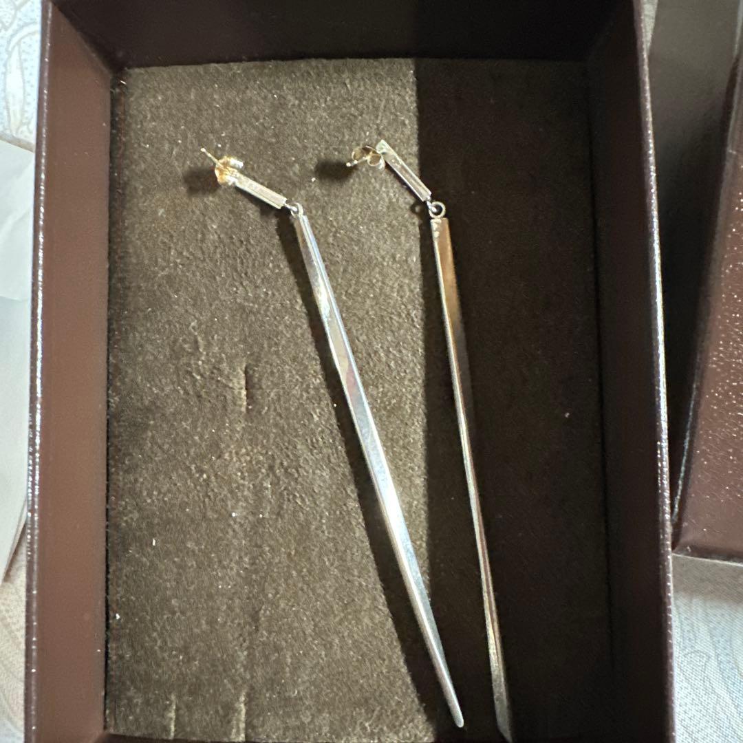 ａg e teアガットＫ10ひねりデザインシルバー、マットゴールドピアス