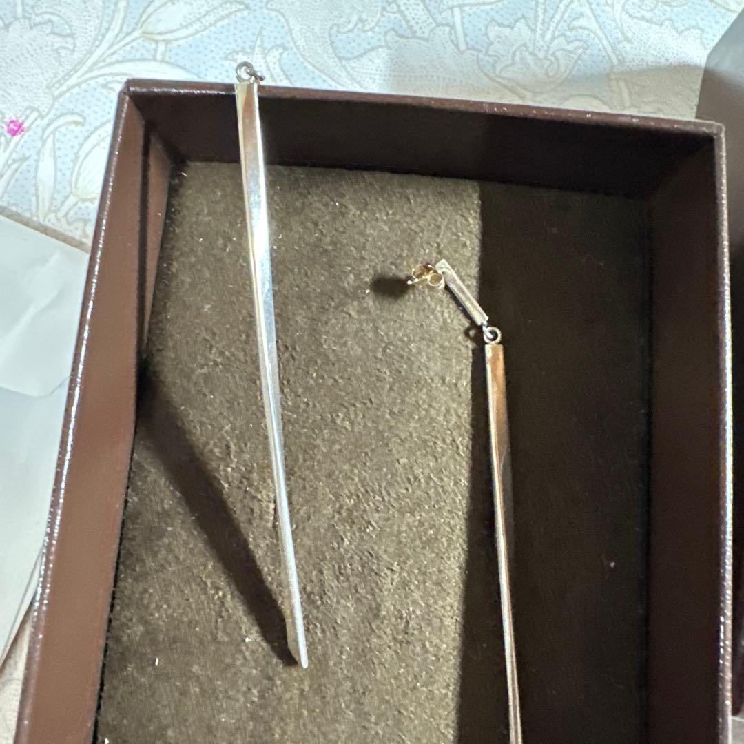 ａg e teアガットＫ10ひねりデザインシルバー、マットゴールドピアス