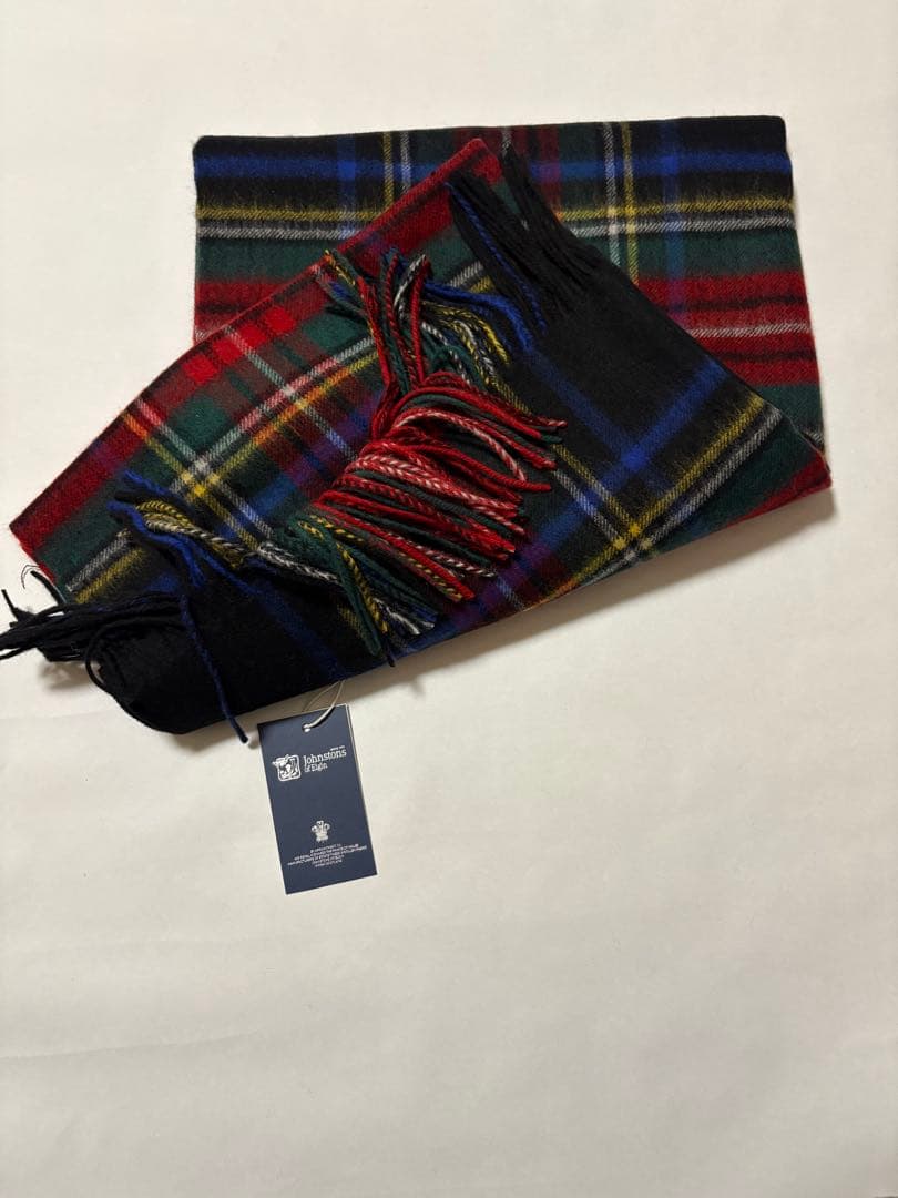 Johnstons of Elgin カシミアオブエレガン大判ストールブラック柄