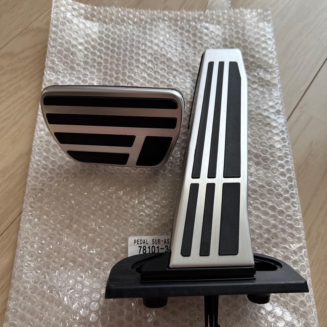 美品✴︎レクサスES純正部品・アルミペダルセット・Fスポーツシフト 80ハリアー他