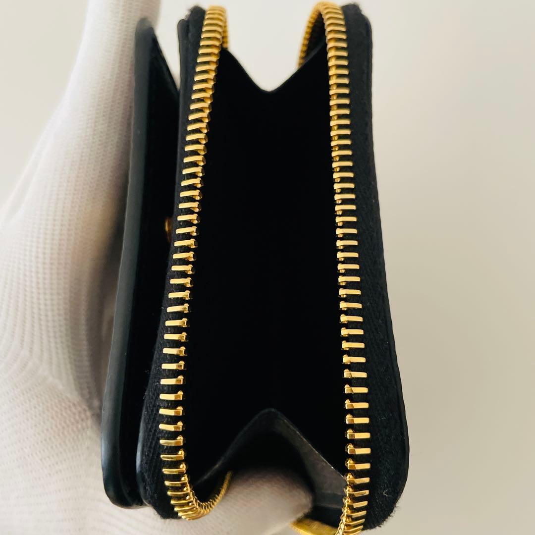 MIU MIU ミュウミュウ レザー 2つ折り財布 ブラック