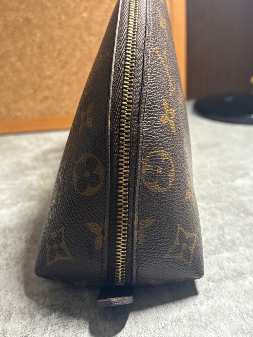 Louis Vuitton モノグラム コスメティックラウンドポーチ