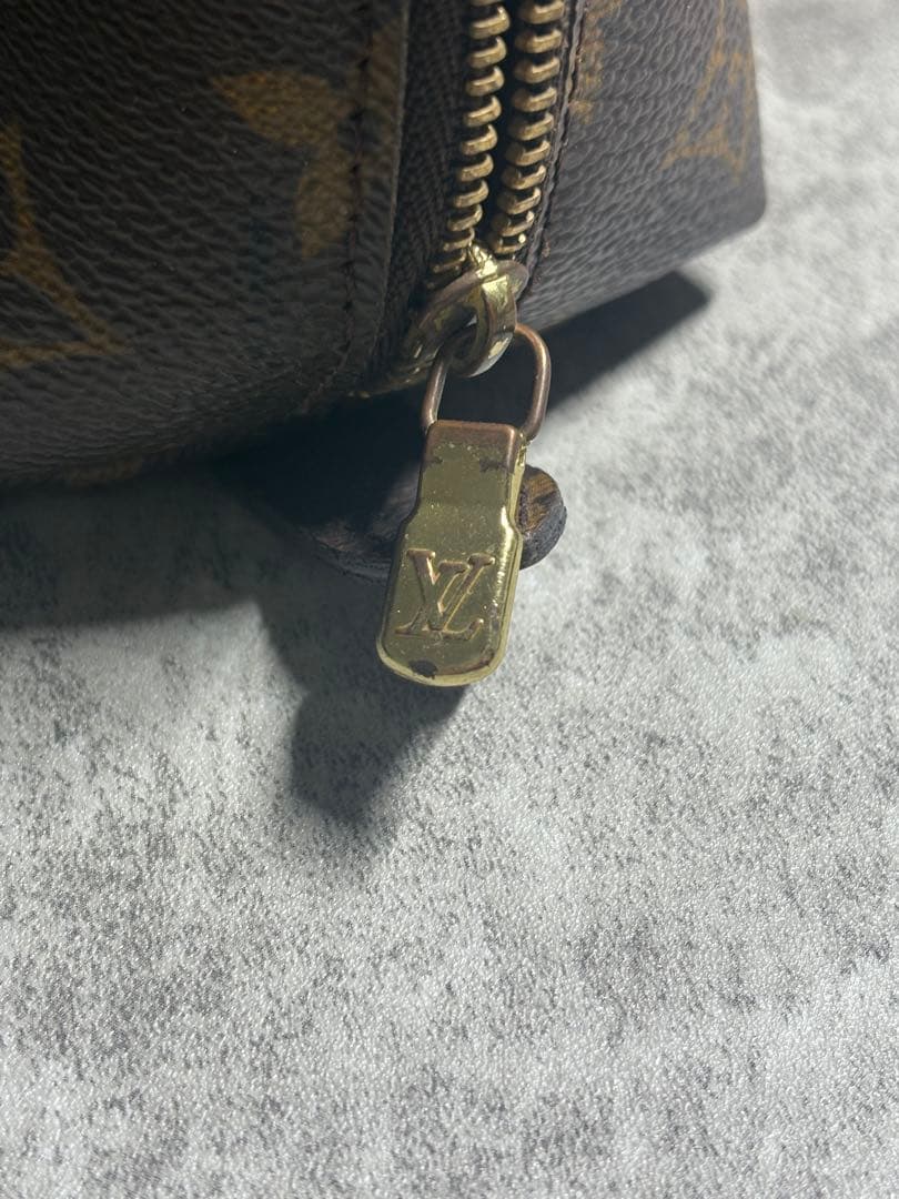 Louis Vuitton モノグラム コスメティックラウンドポーチ