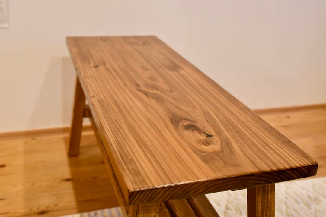 ハンドメイド木製スツール　ベンチ　下部棚付き