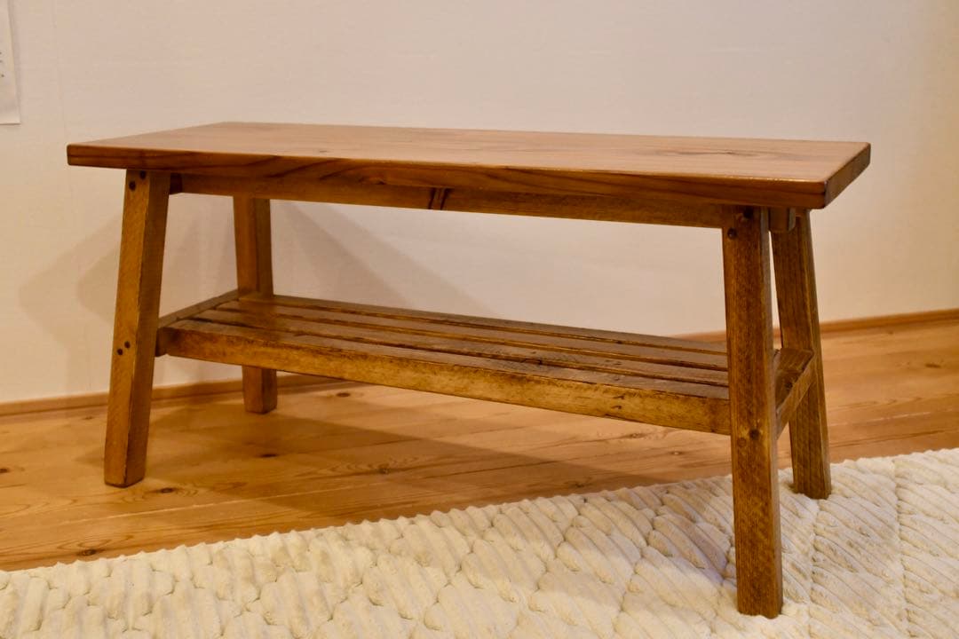 ハンドメイド木製スツール　ベンチ　下部棚付き