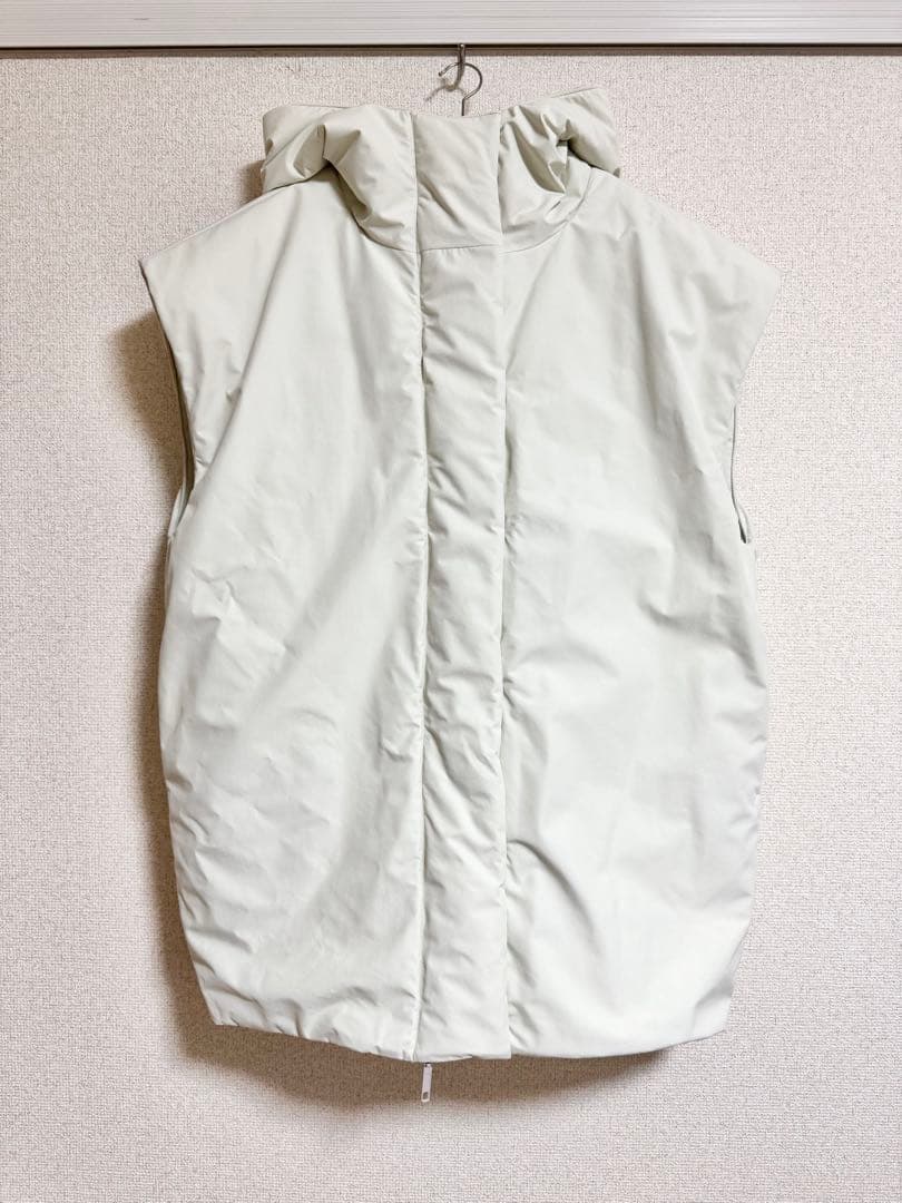 【美品】argueフード付きダウンベスト