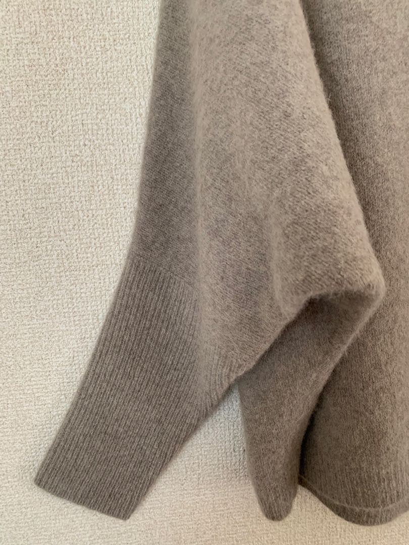 【BEARDSLEY】FOXウール後ろボタンニット★クリーニング済み