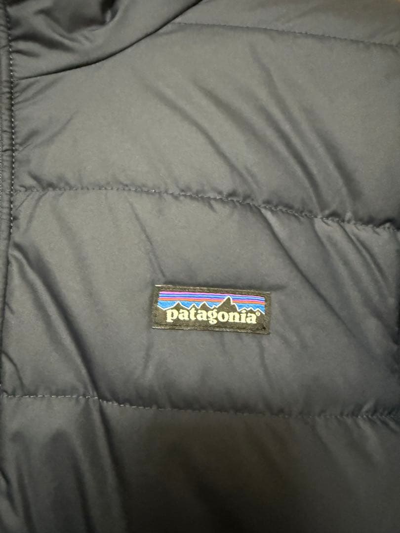 パタゴニア　ボーイズリバーシブルレディフレディフーディー　XXL ネイビー　新品