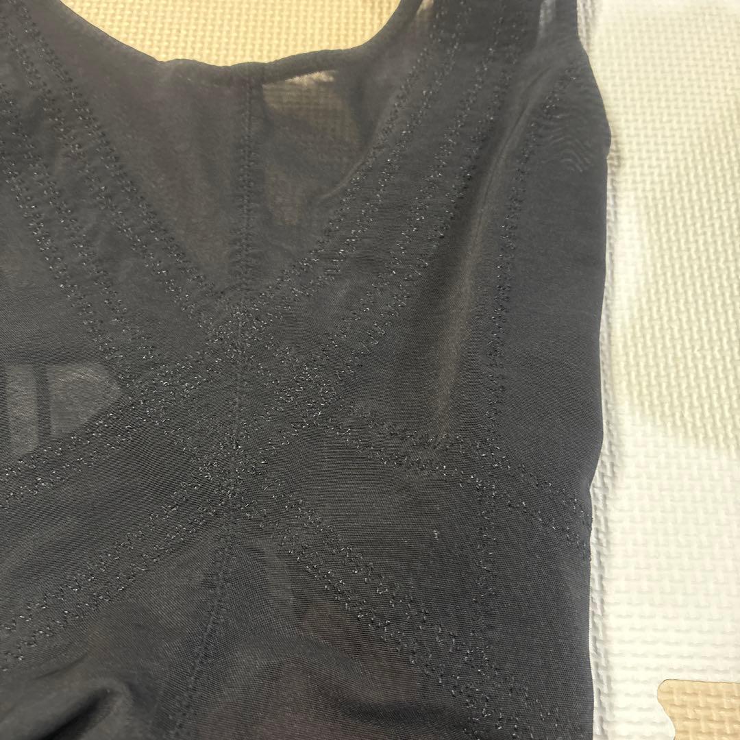 グラントイーワンズ　ララドール　袖なしボディスーツ　ブラック×ホワイト　75M