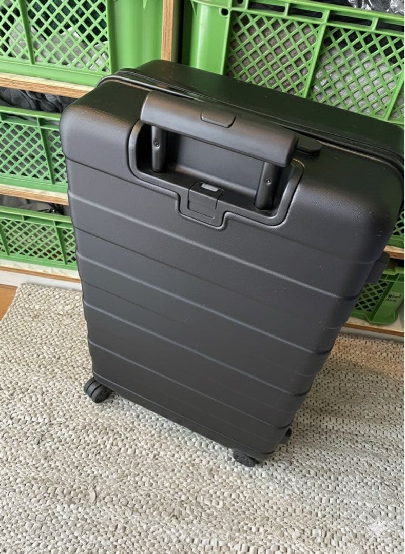 無印良品　ハードキャリーケース　62L 中型　TSAロック付き　黒　スーツケース