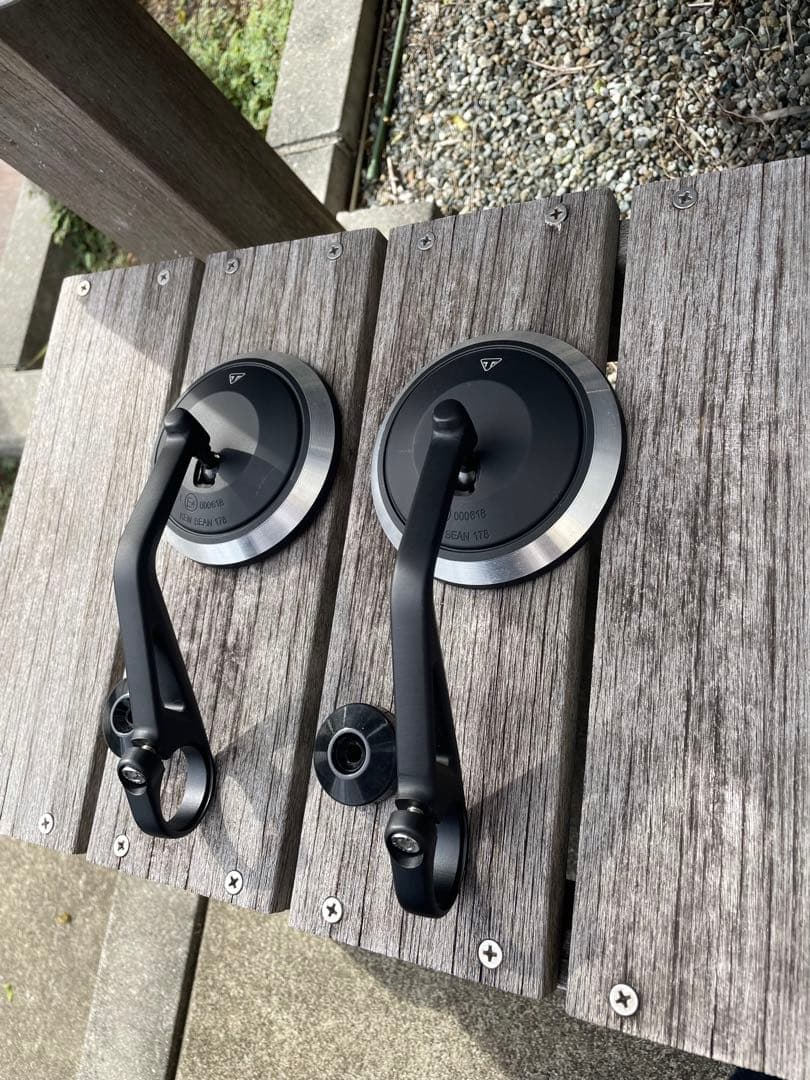 トライアンフ純正バーエンドミラー マシンカット