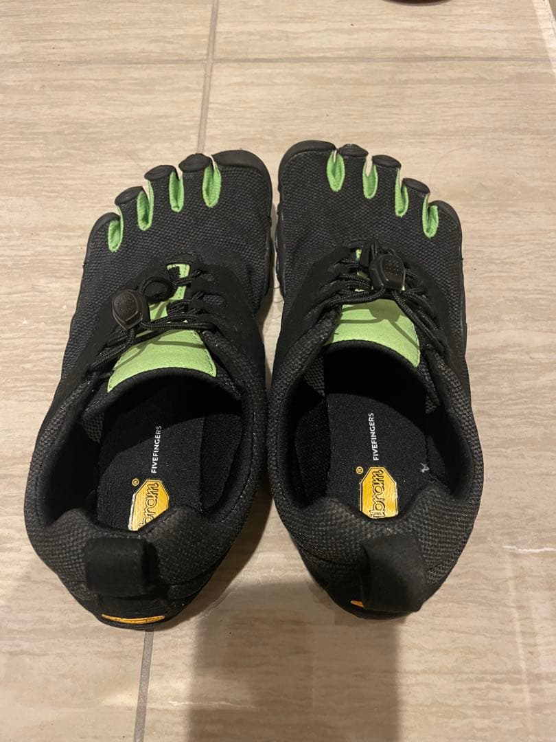 ウォーキング・ランニングウェア V-Run RETRO 21W8002 black/green 22.5cm