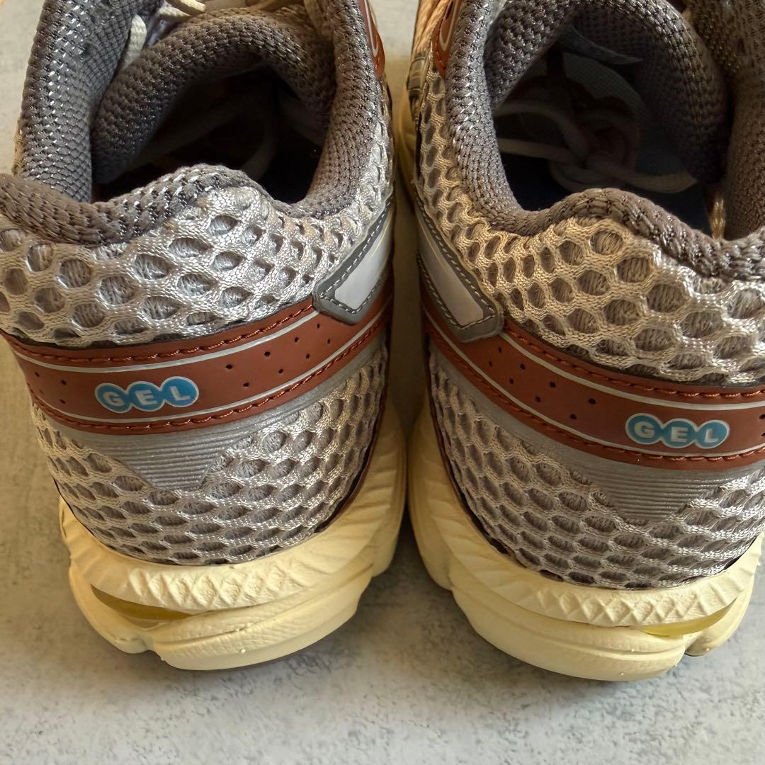 アシックス エミ 別注 GEL-CUMULUS 16