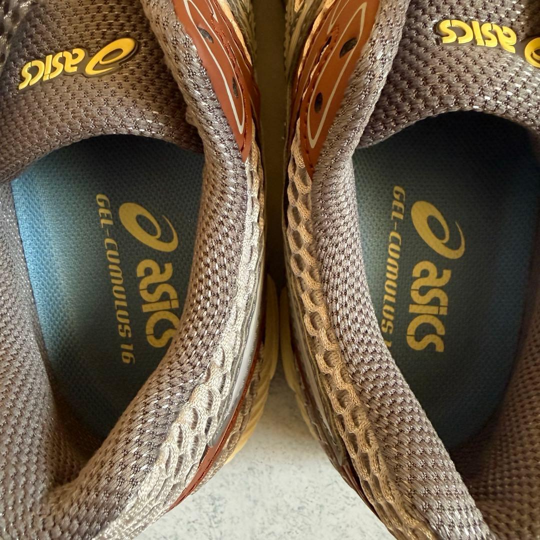 アシックス エミ 別注 GEL-CUMULUS 16