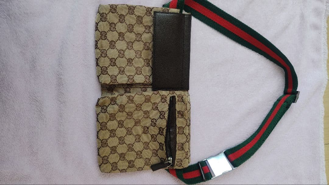 美品　Gucci GGパターン ボディバッグ