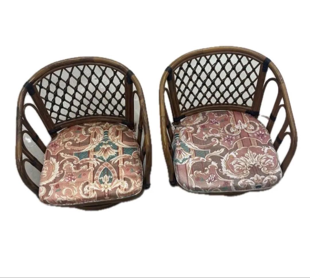 ラタン製　アーム付き回転座椅子　2脚セット