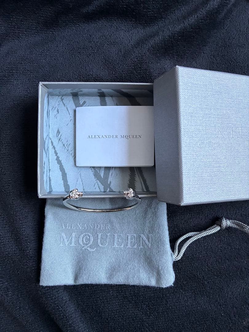 新品未使用　ALEXANDER MCQUEEN スカルブレスレット　限定値下げ