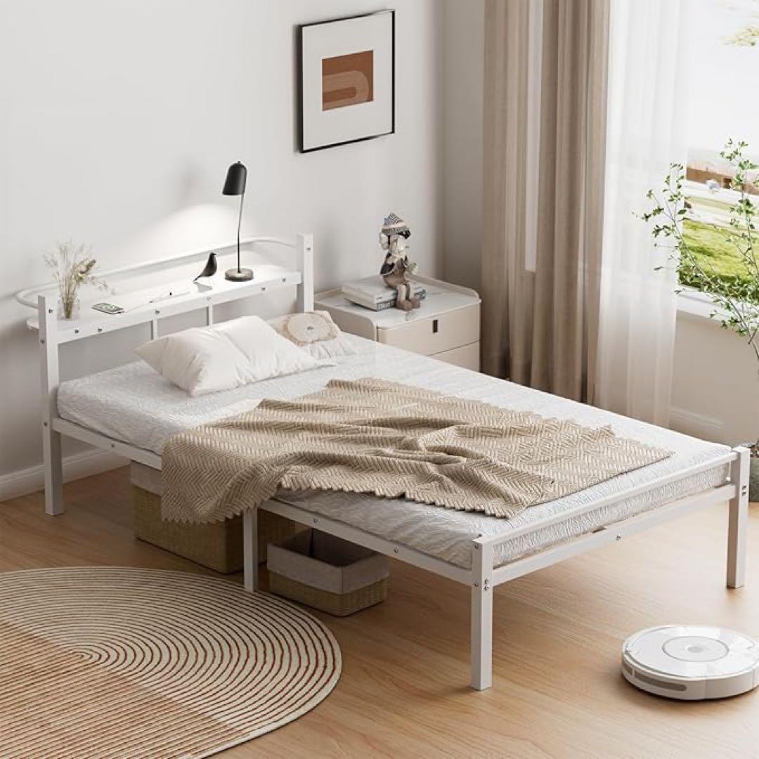 ベッドフレーム　セミダブル　ホワイト 宮棚　２口コンセント　組み立て簡単