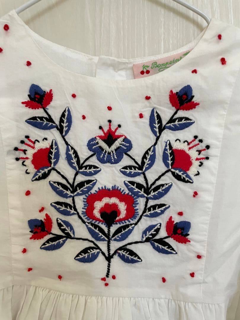 新品タグ付き　ボンポワン2018SS 刺繍ワンピース4A