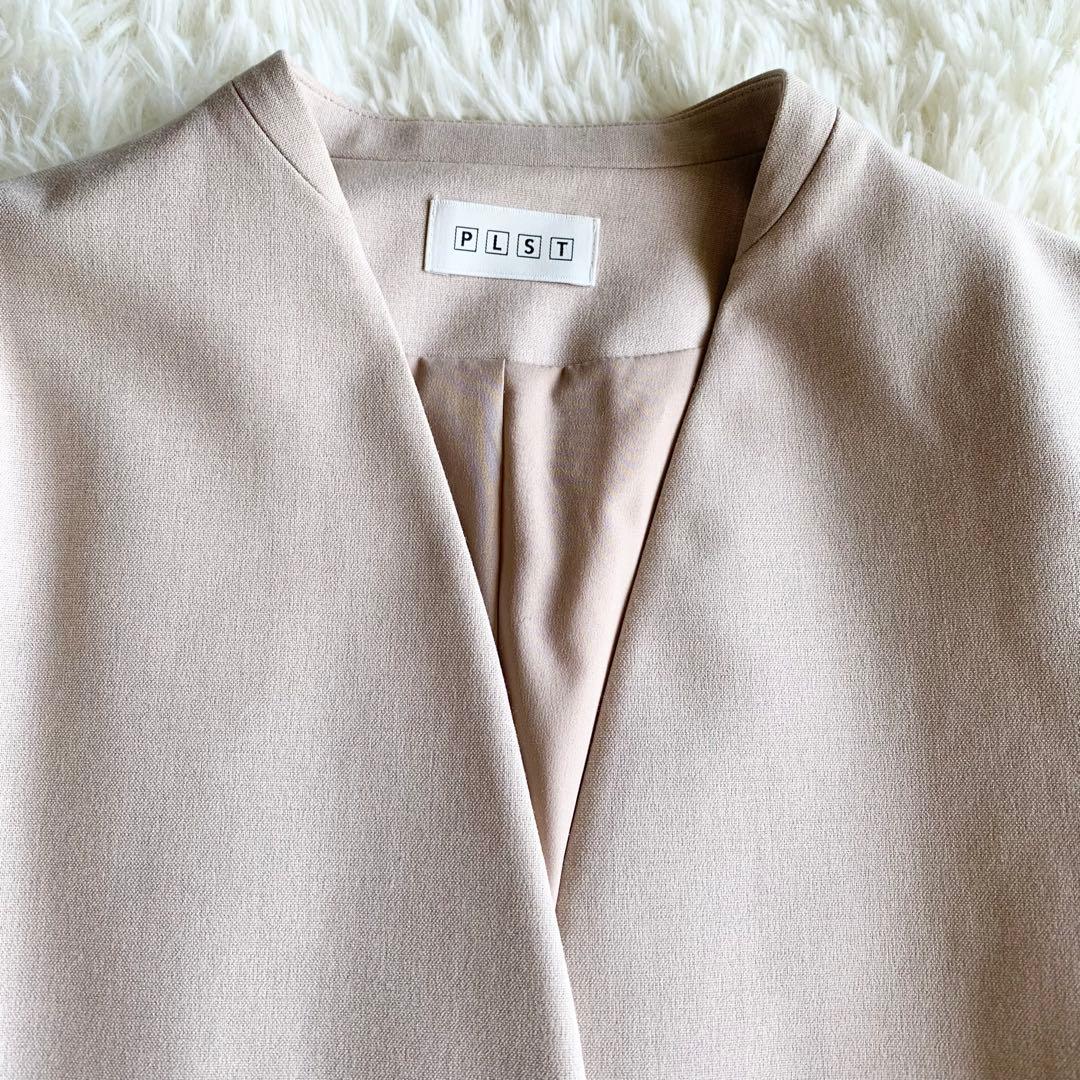 プラステ セットアップ ノーカラー ベージュ パンツ ストレッチ　S