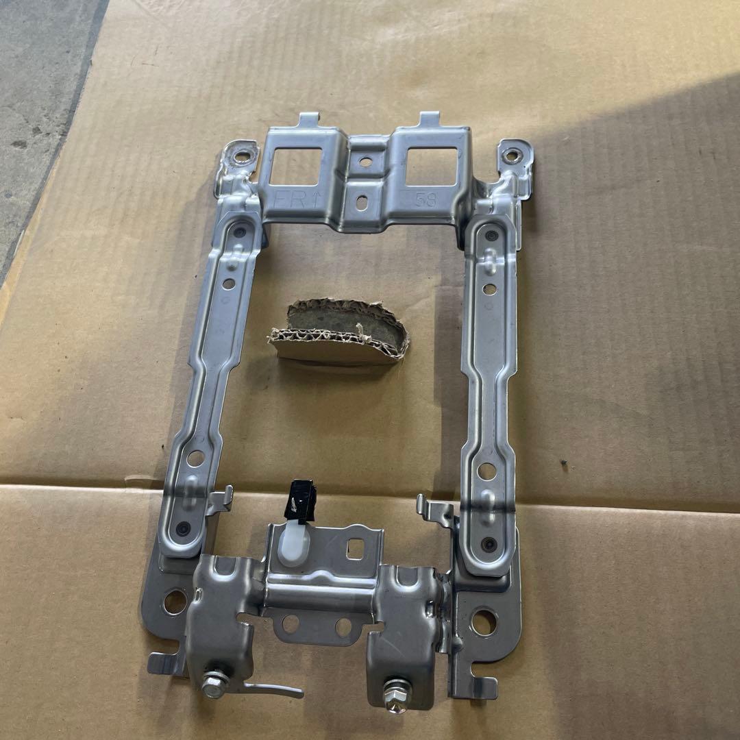 30ヴェルファイア　センターコンソール　ゴールデンアイズ