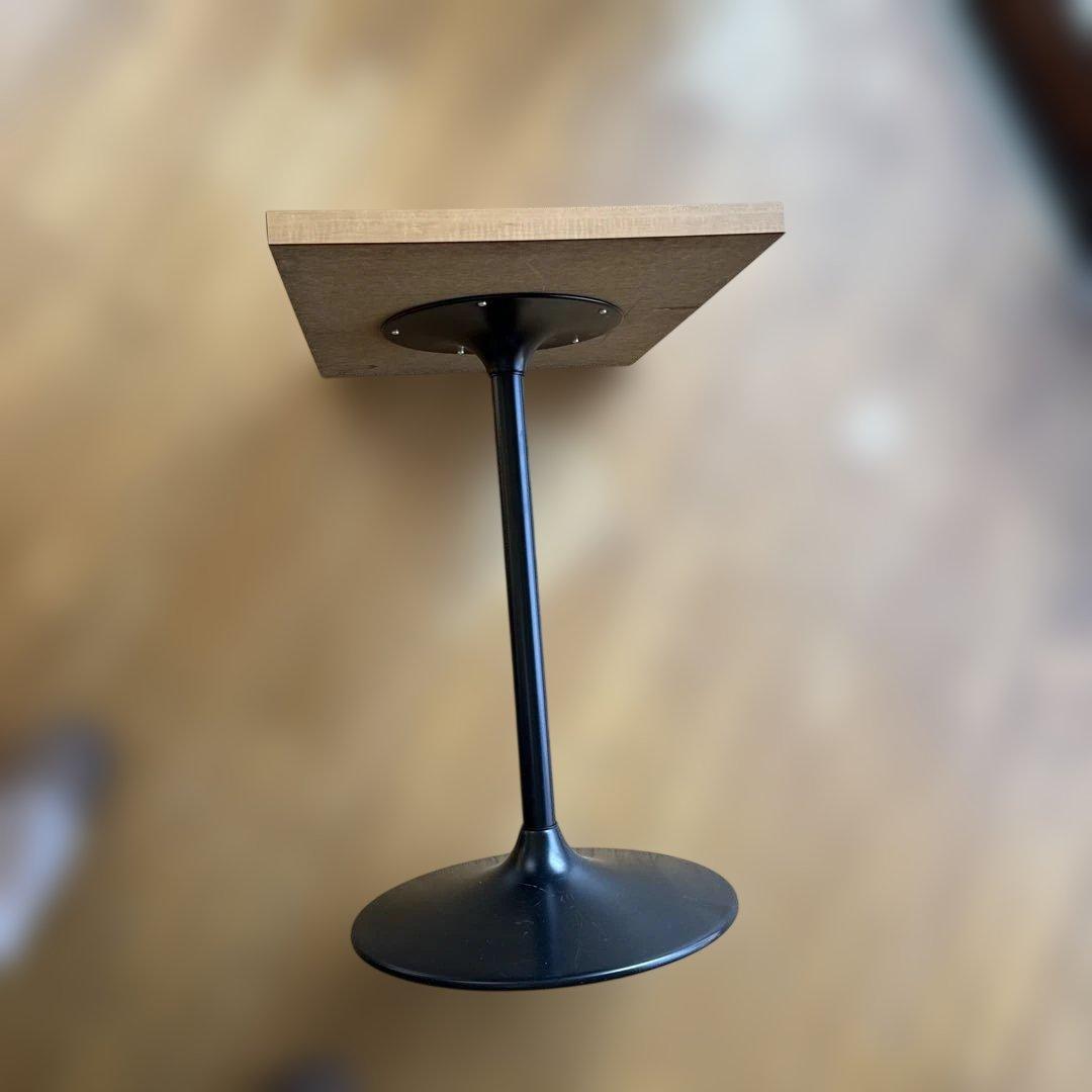 カフェテーブル　木目