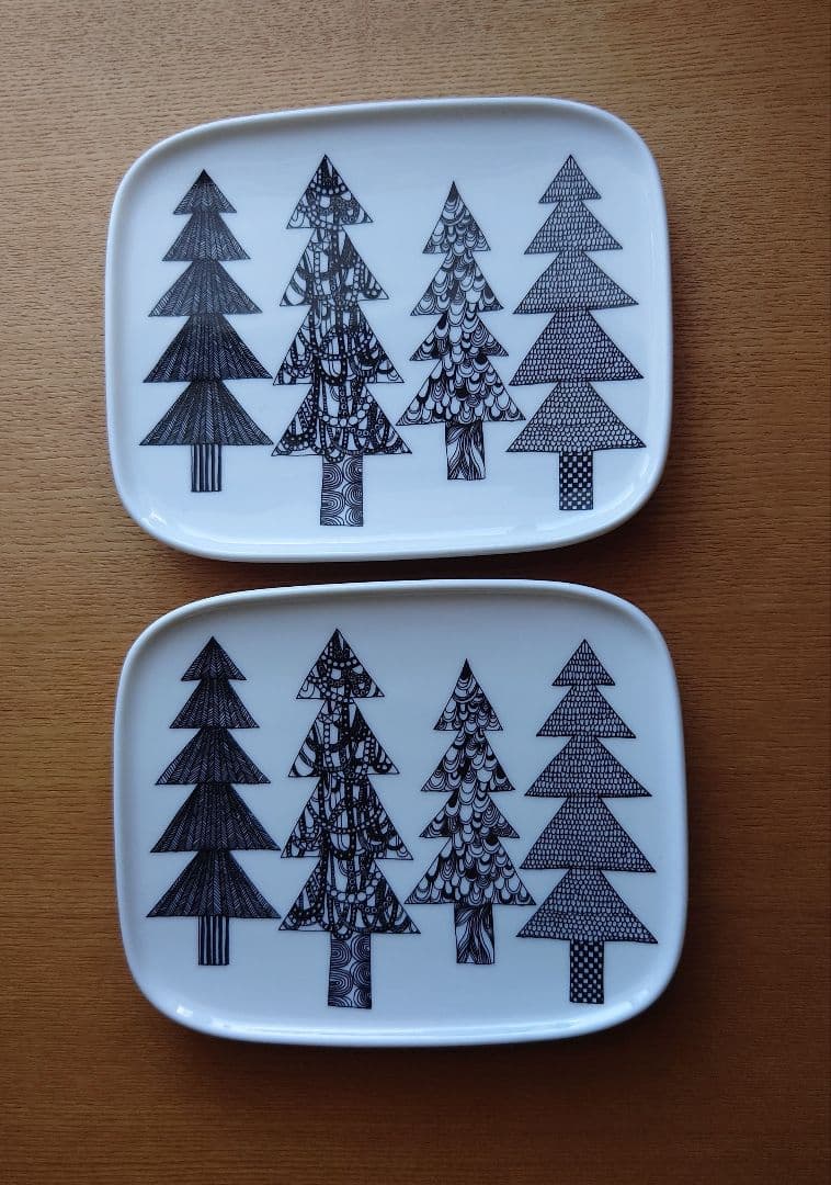 マリメッコ　クーシコッサ　スクエアプレート　2枚