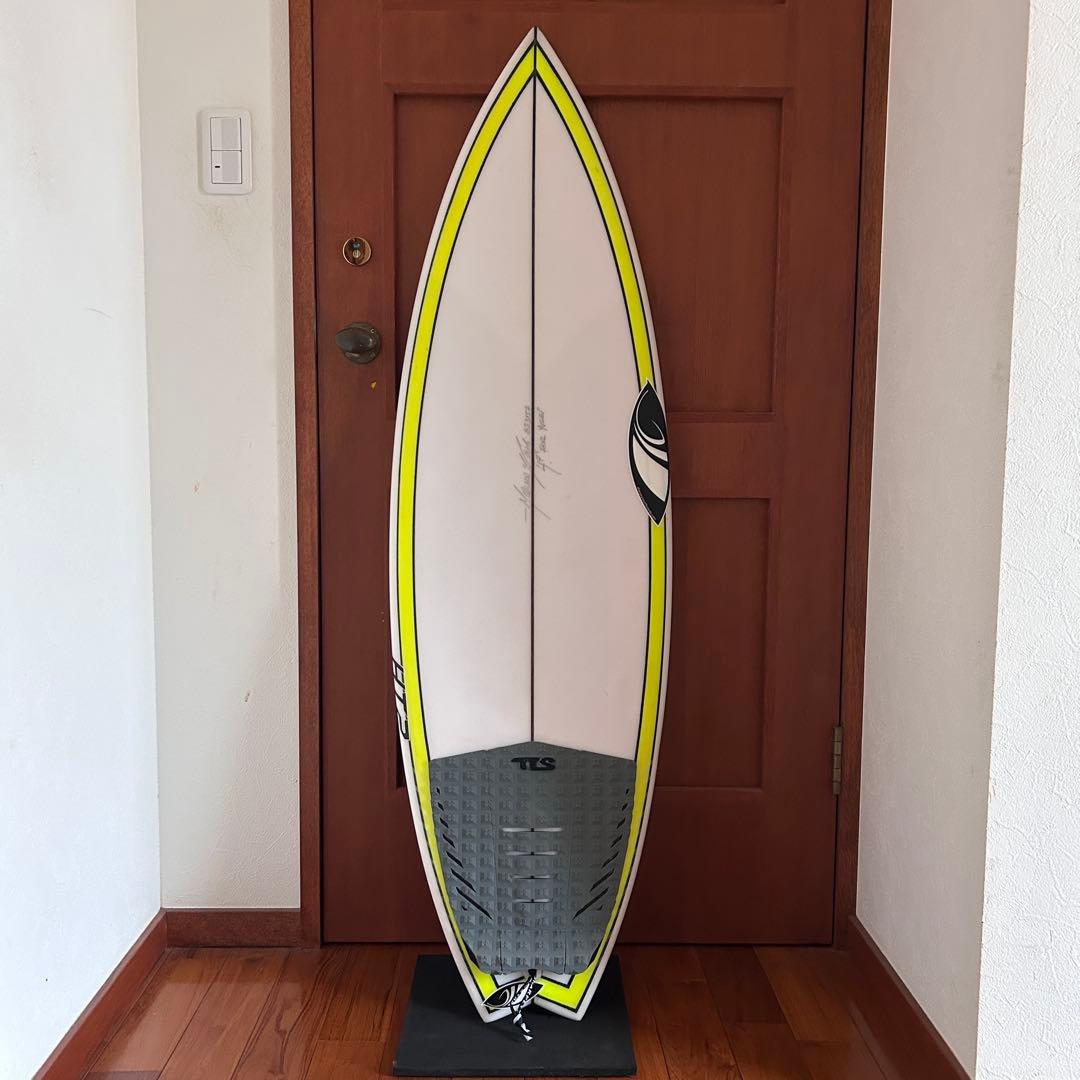 シャープアイサーフボード　キッズ　子供用　中古サーフボード　4.7