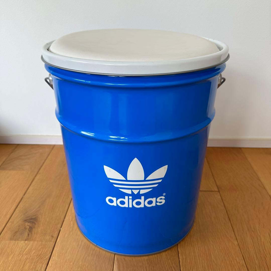 adidas 缶